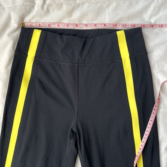 Zyia Size 6-8 Luxe Block in Black Tape - Picture 9 of 12